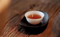 茶杯放下，是為了承接下一杯香茶。