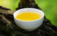 茶油怎么涂抹頭發(fā)如何正確使用茶油洗頭？